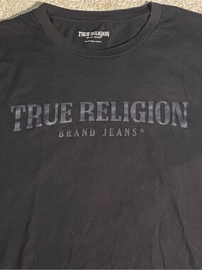 Men’s True Religion T-Shirt…size 2XLarge